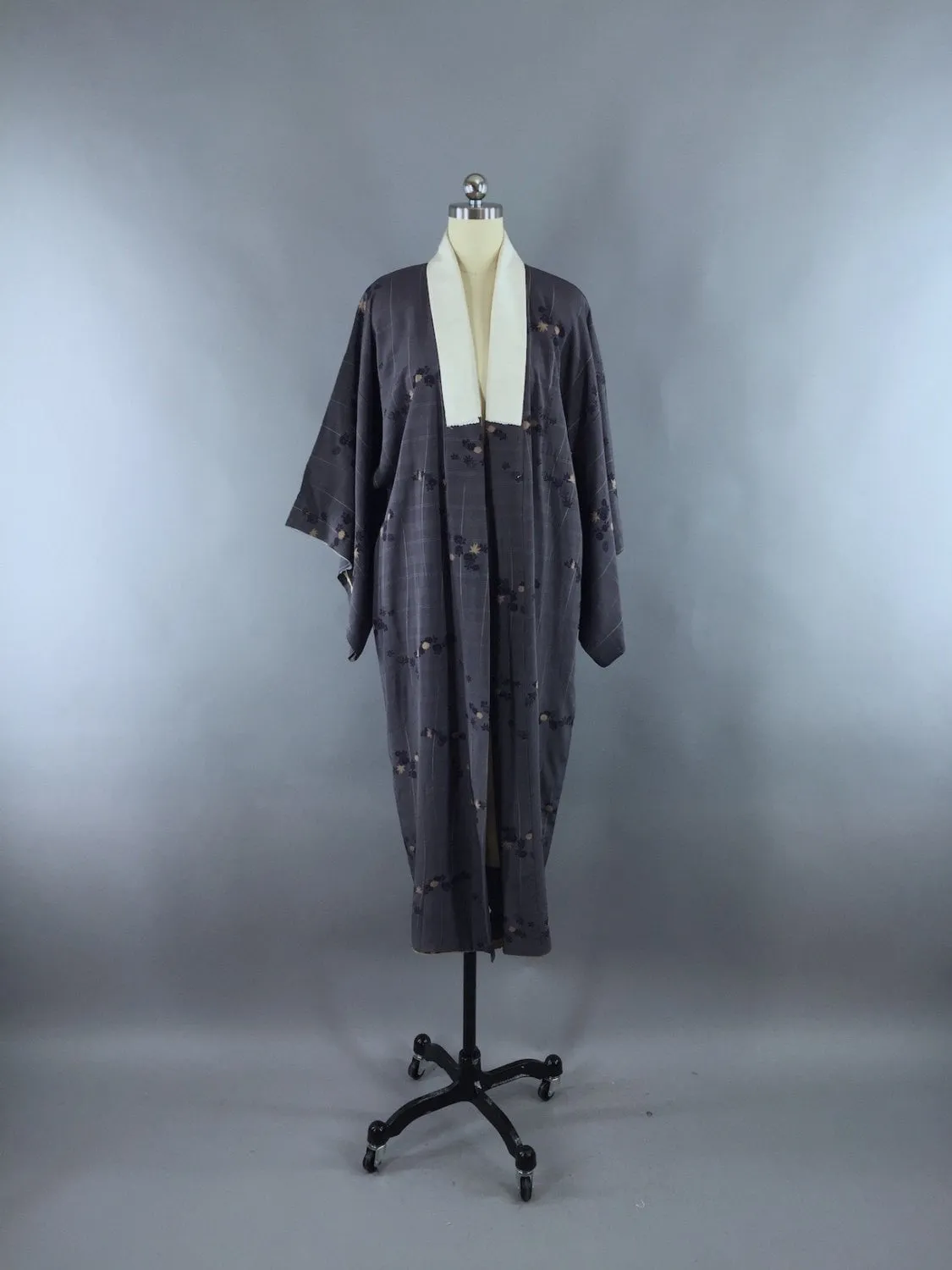 1940s Vintage Silk Kimono Robe with Dark Gray Floral Print