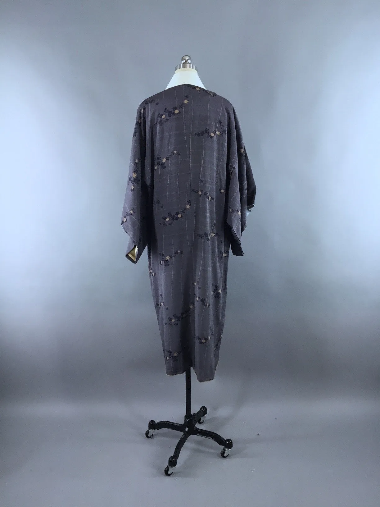 1940s Vintage Silk Kimono Robe with Dark Gray Floral Print
