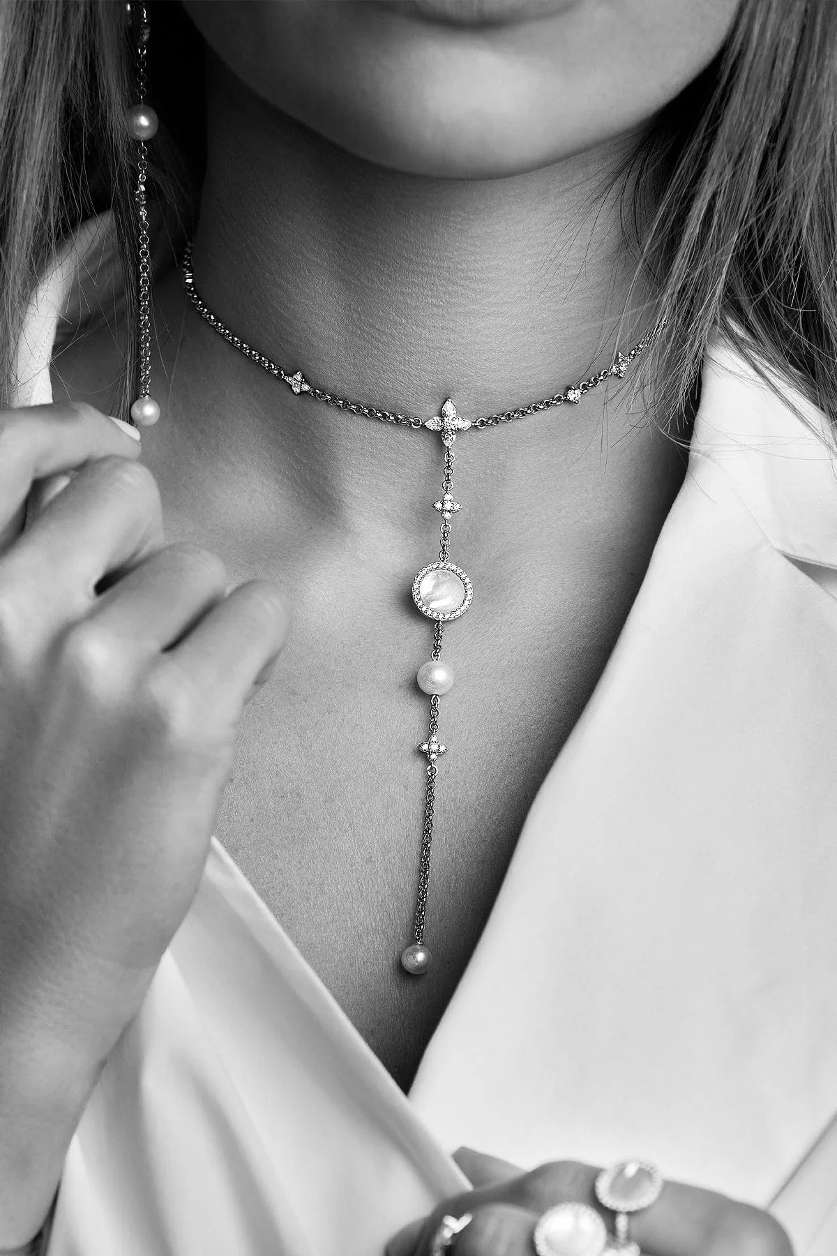 Adjustable Necklace with White Nacre and Pearl Pendant