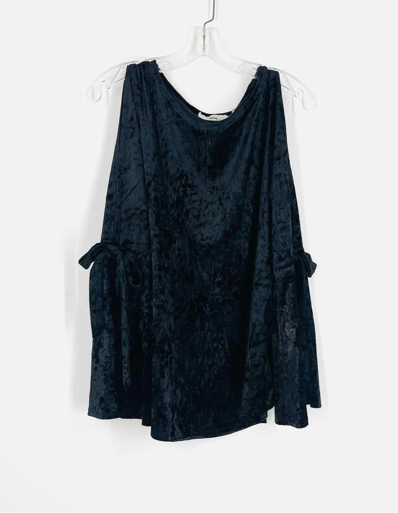 Andree Size L Black Cold Shoulder Velour Tops Top-Long Sleeve