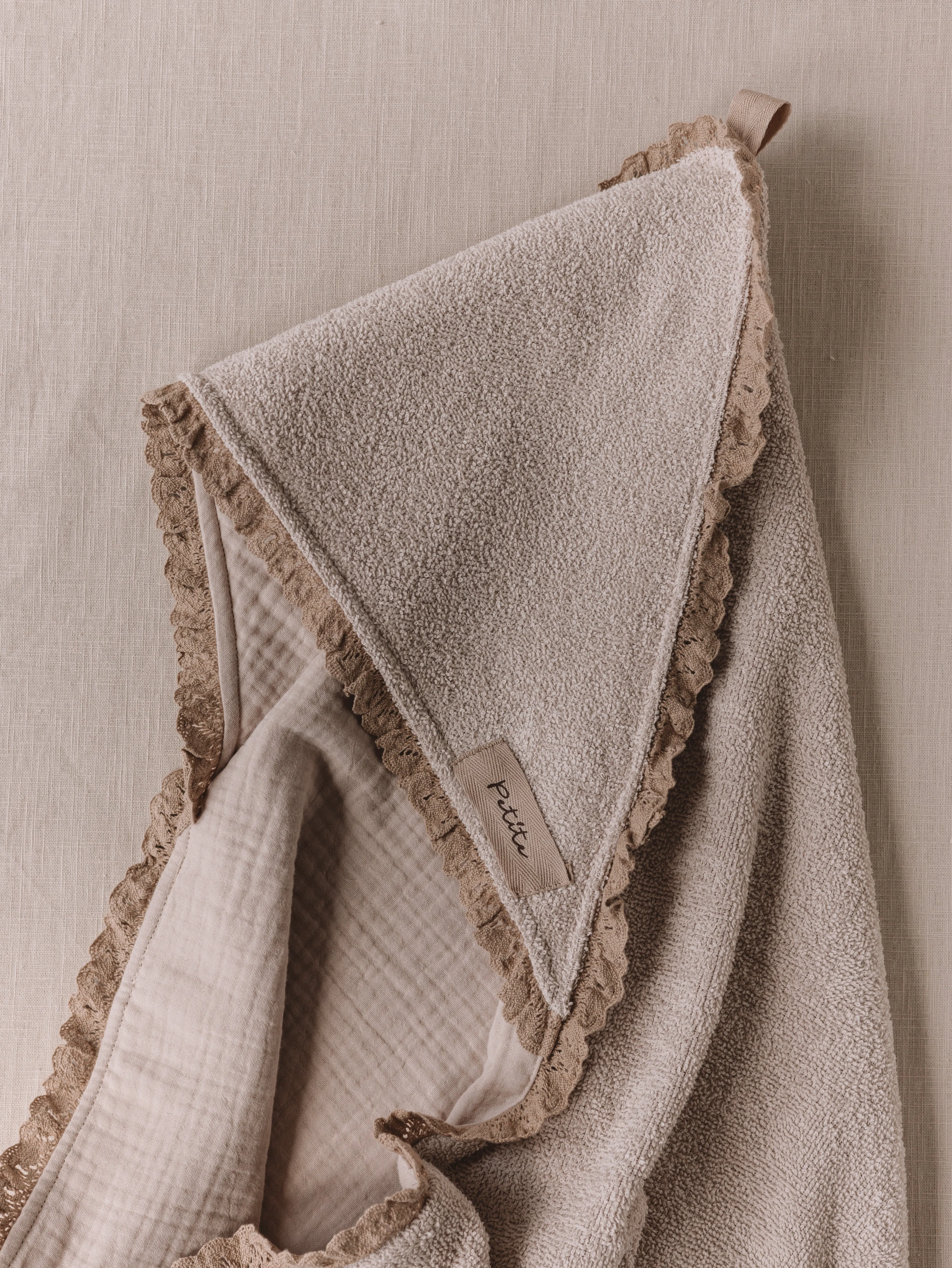 Baby Hooded towel  /  light beige   lace