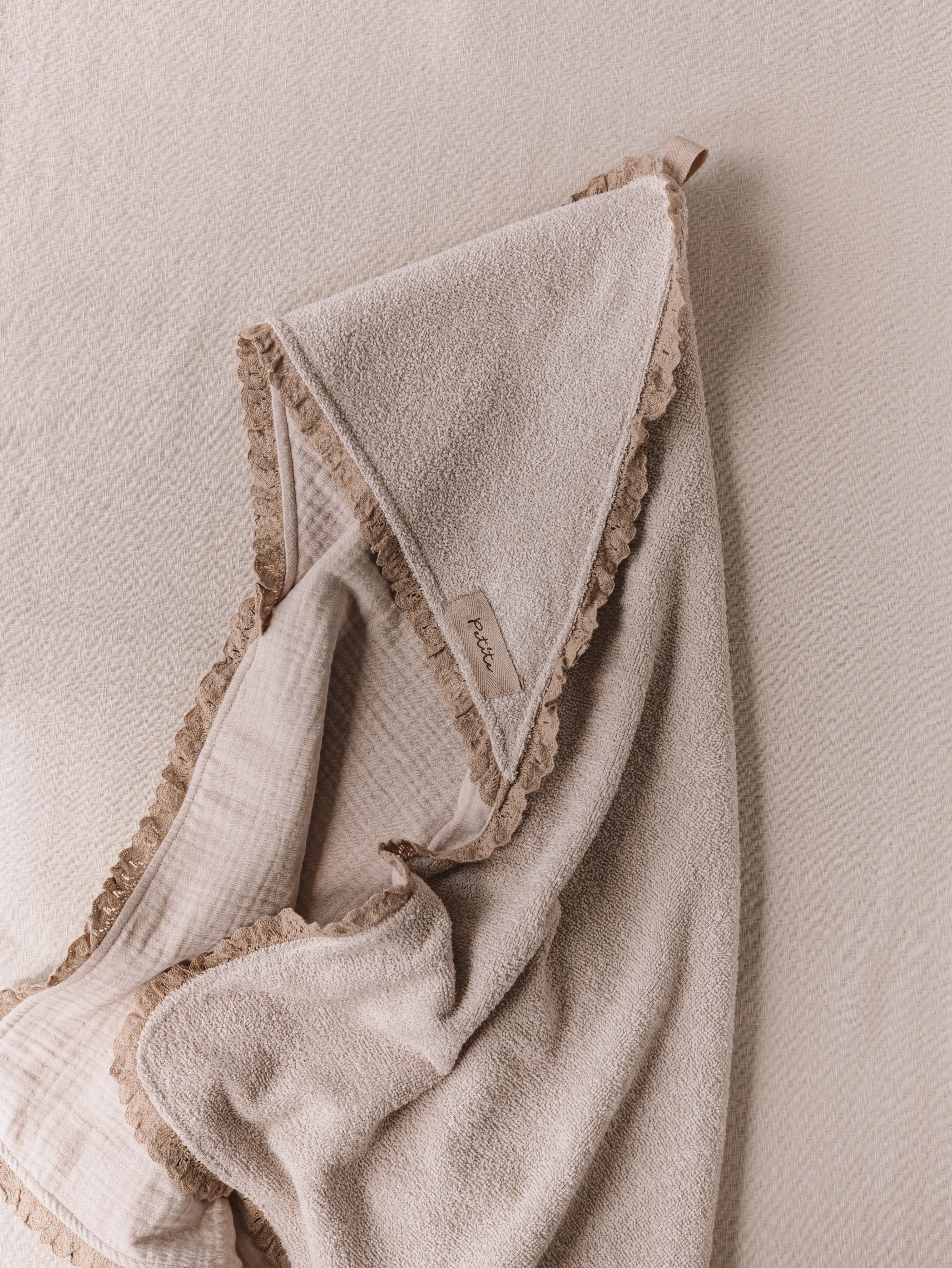 Baby Hooded towel  /  light beige   lace