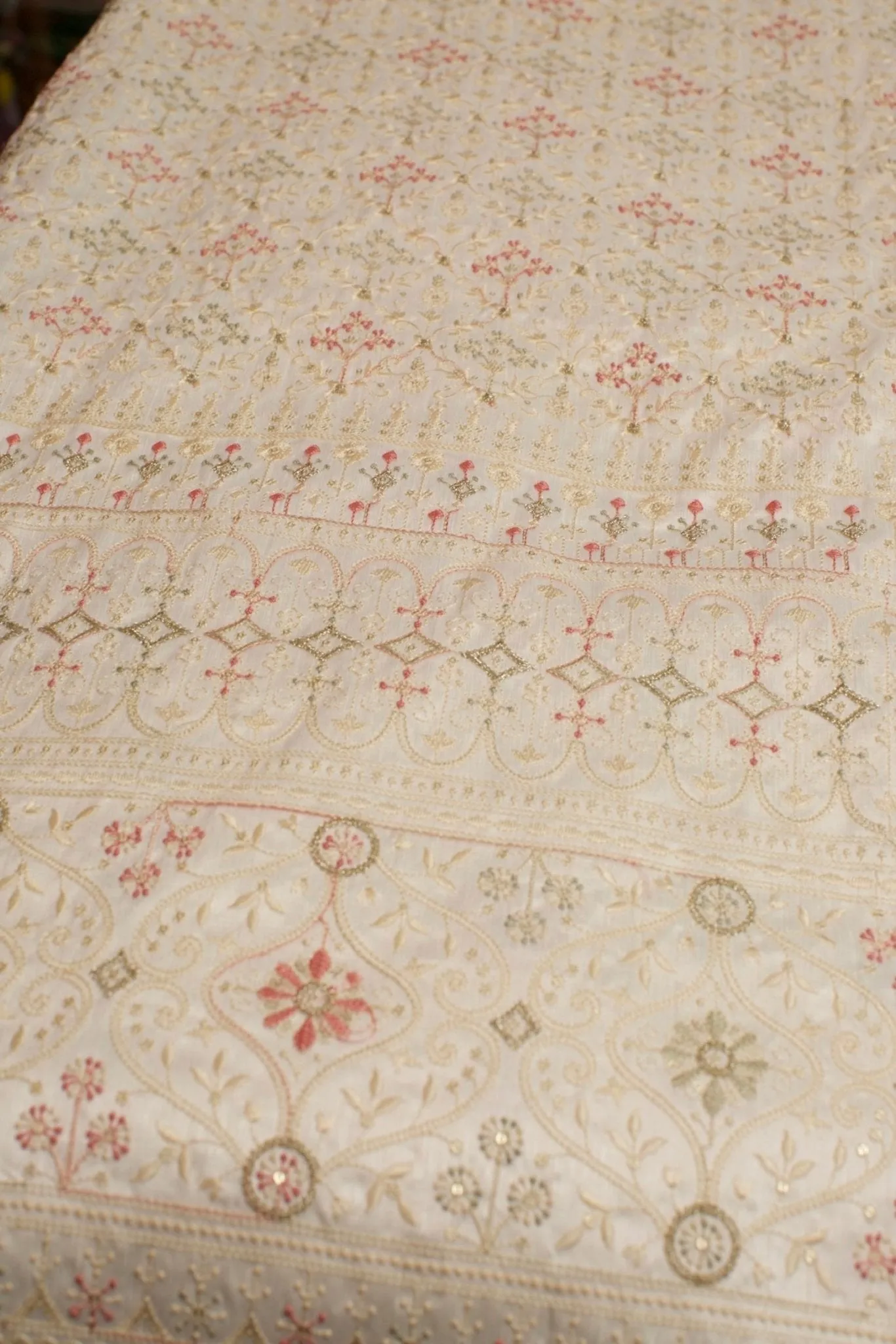 CREAM EMBROIDERED SILK B32-20
