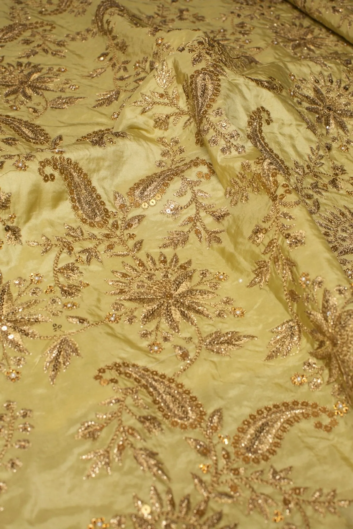EMBROIDERED SILK B32-37