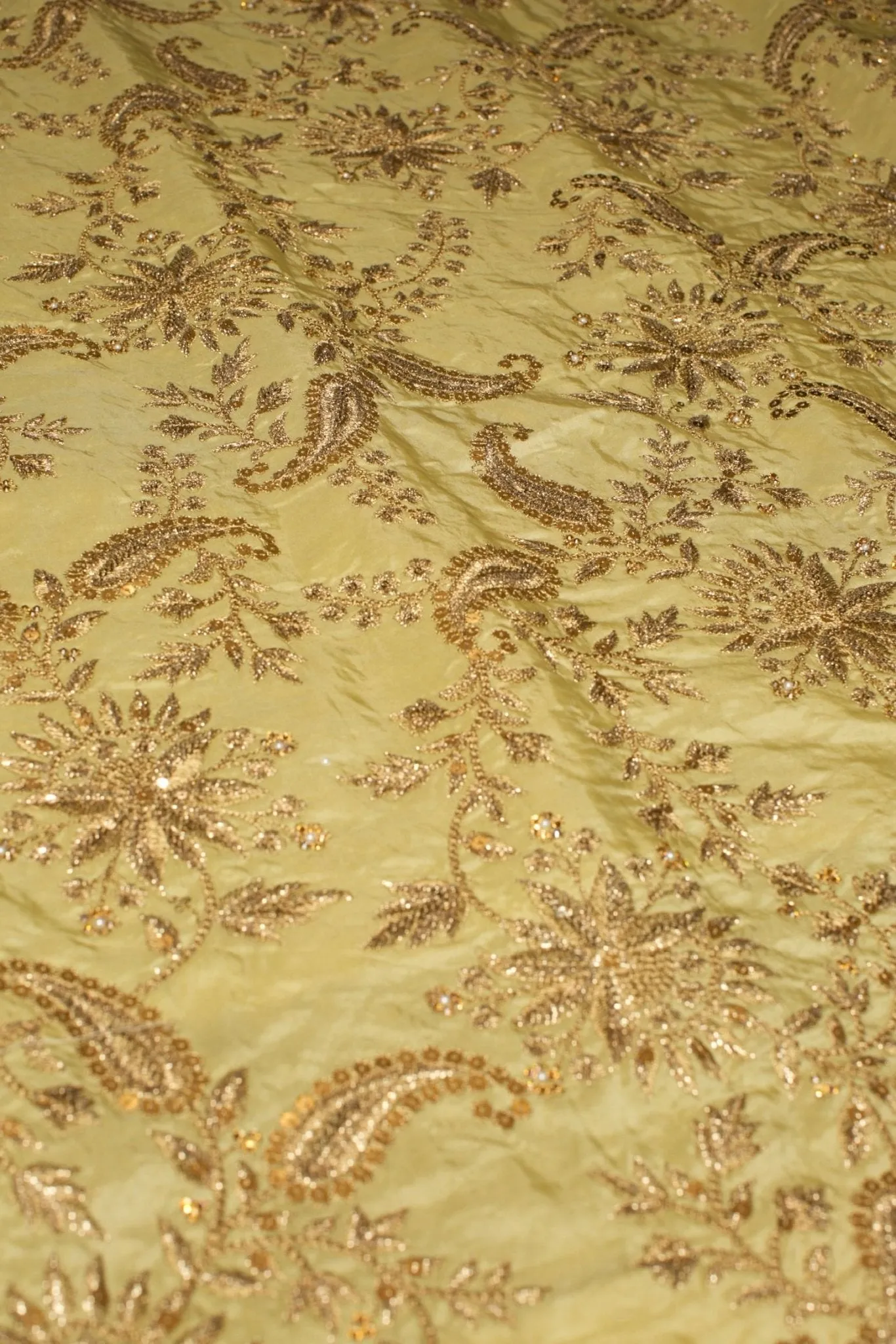 EMBROIDERED SILK B32-37
