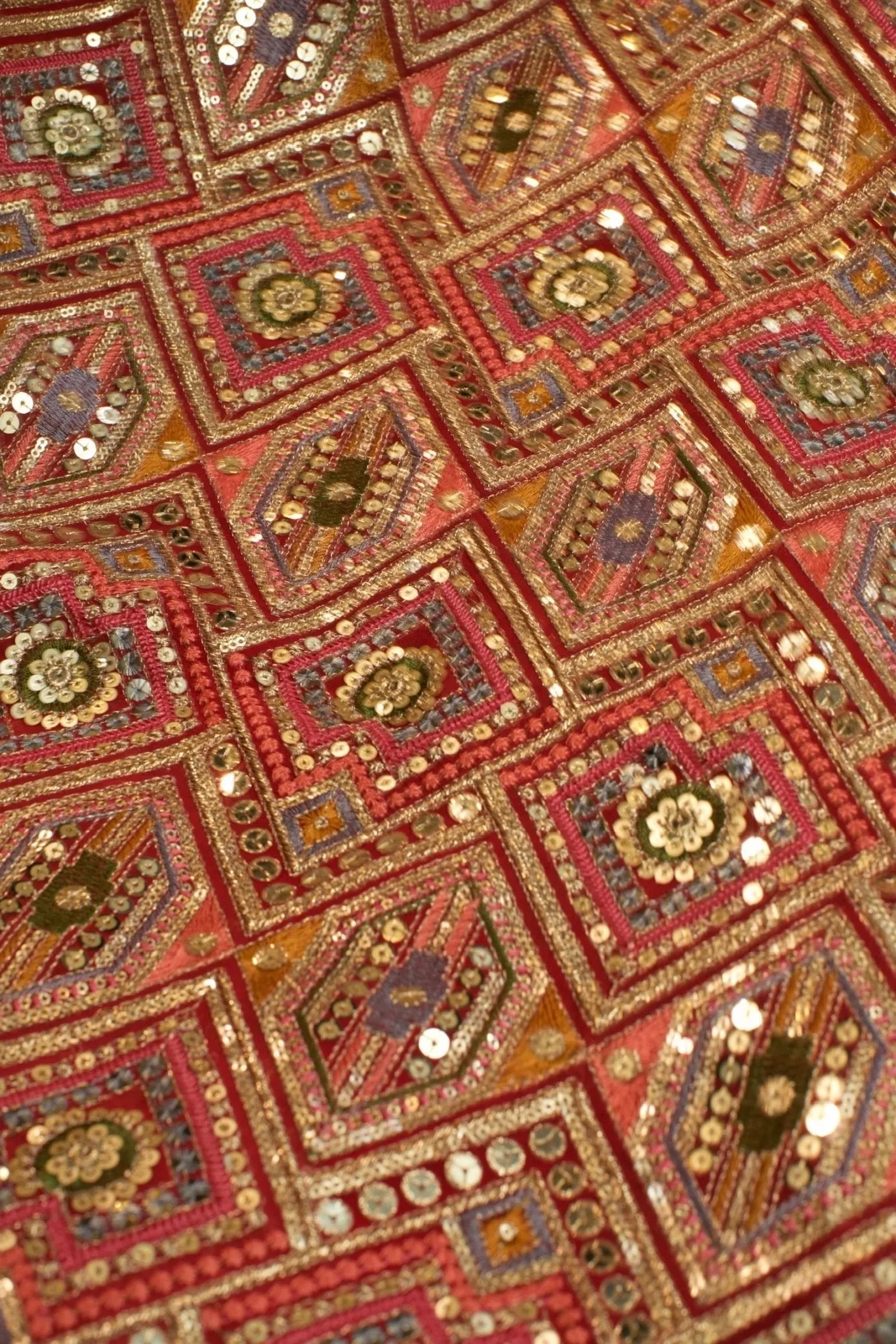 EMBROIDERED SILK B32-9