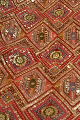 EMBROIDERED SILK B32-9