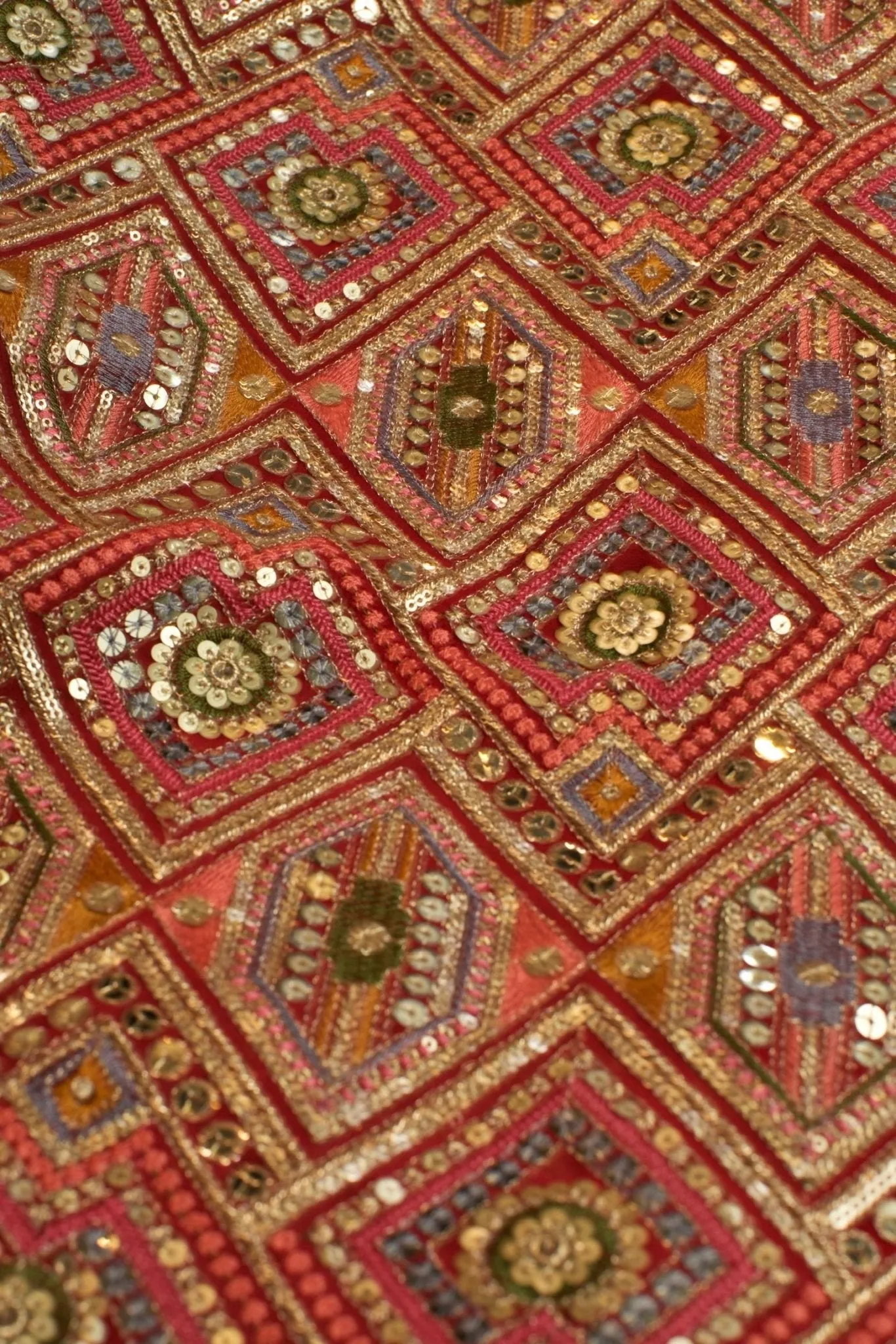 EMBROIDERED SILK B32-9