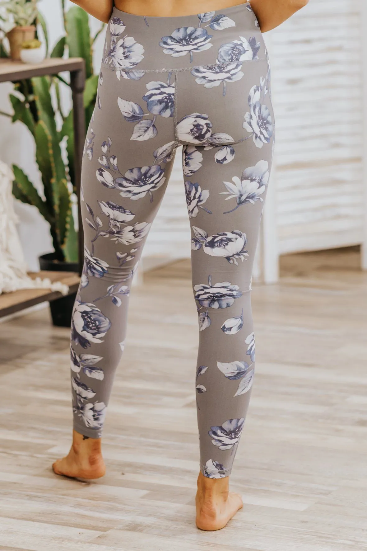 Exactly The Point Floral Printed Leggings in Grey