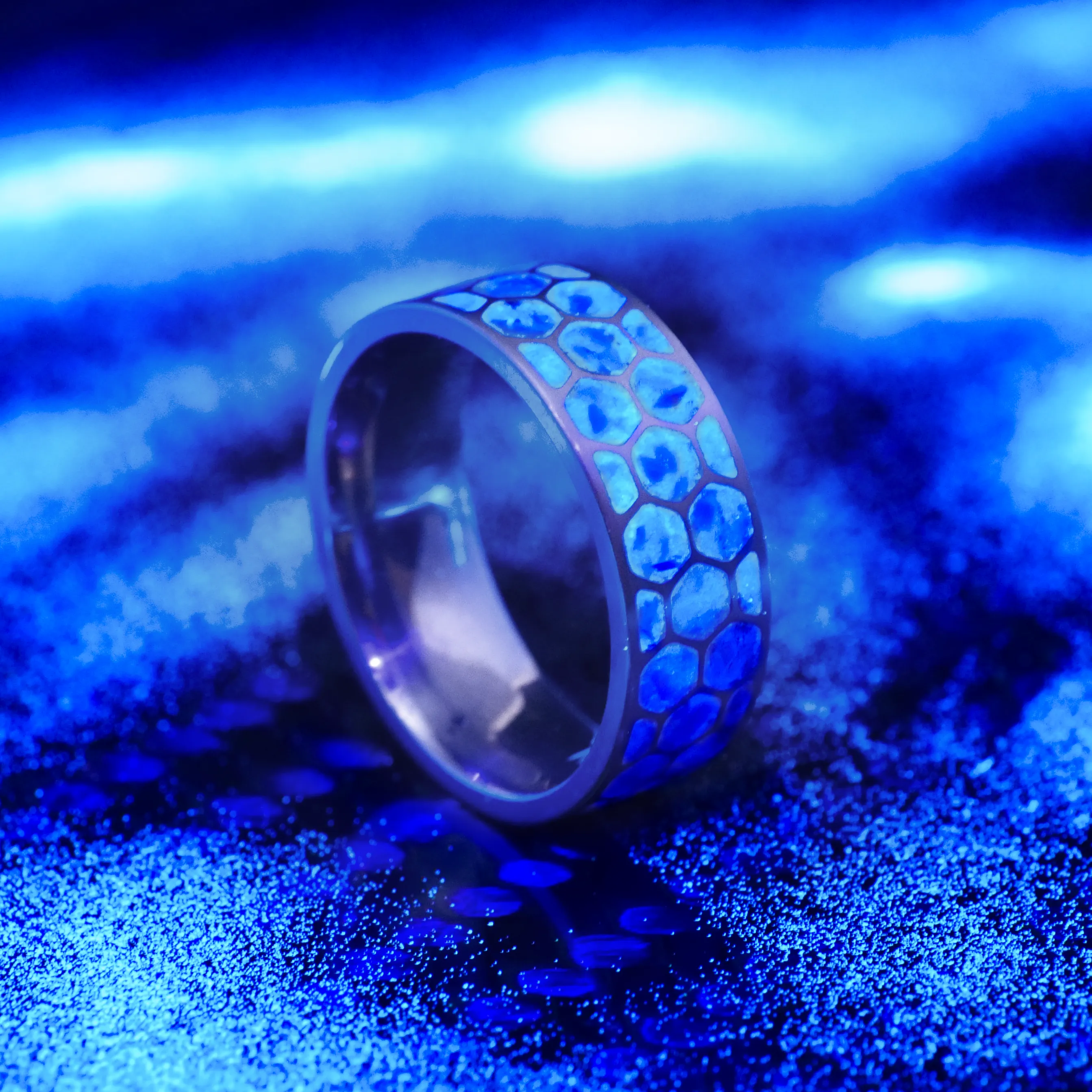 Hexagon Winter's Howl Glowstone Ring