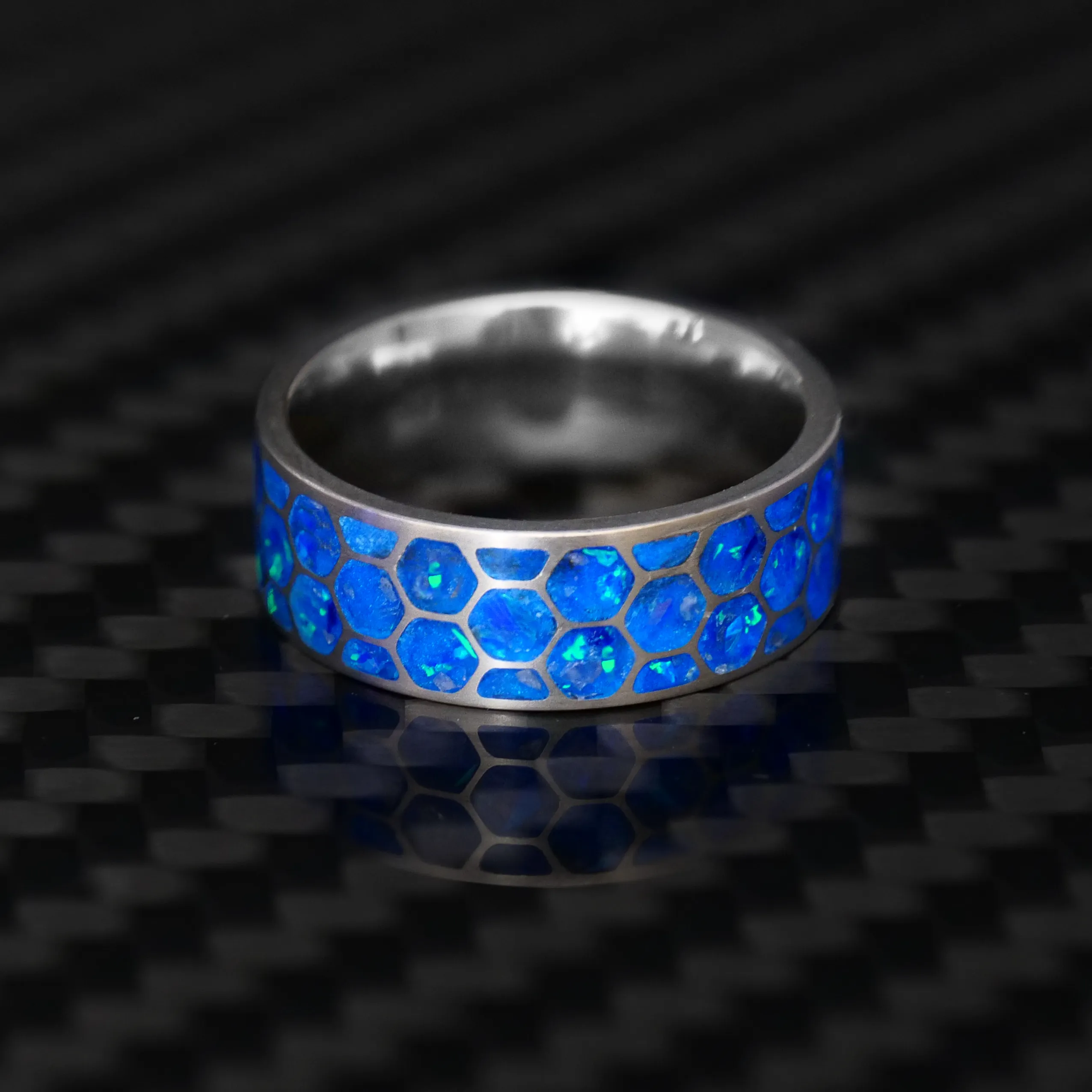 Hexagon Winter's Howl Glowstone Ring