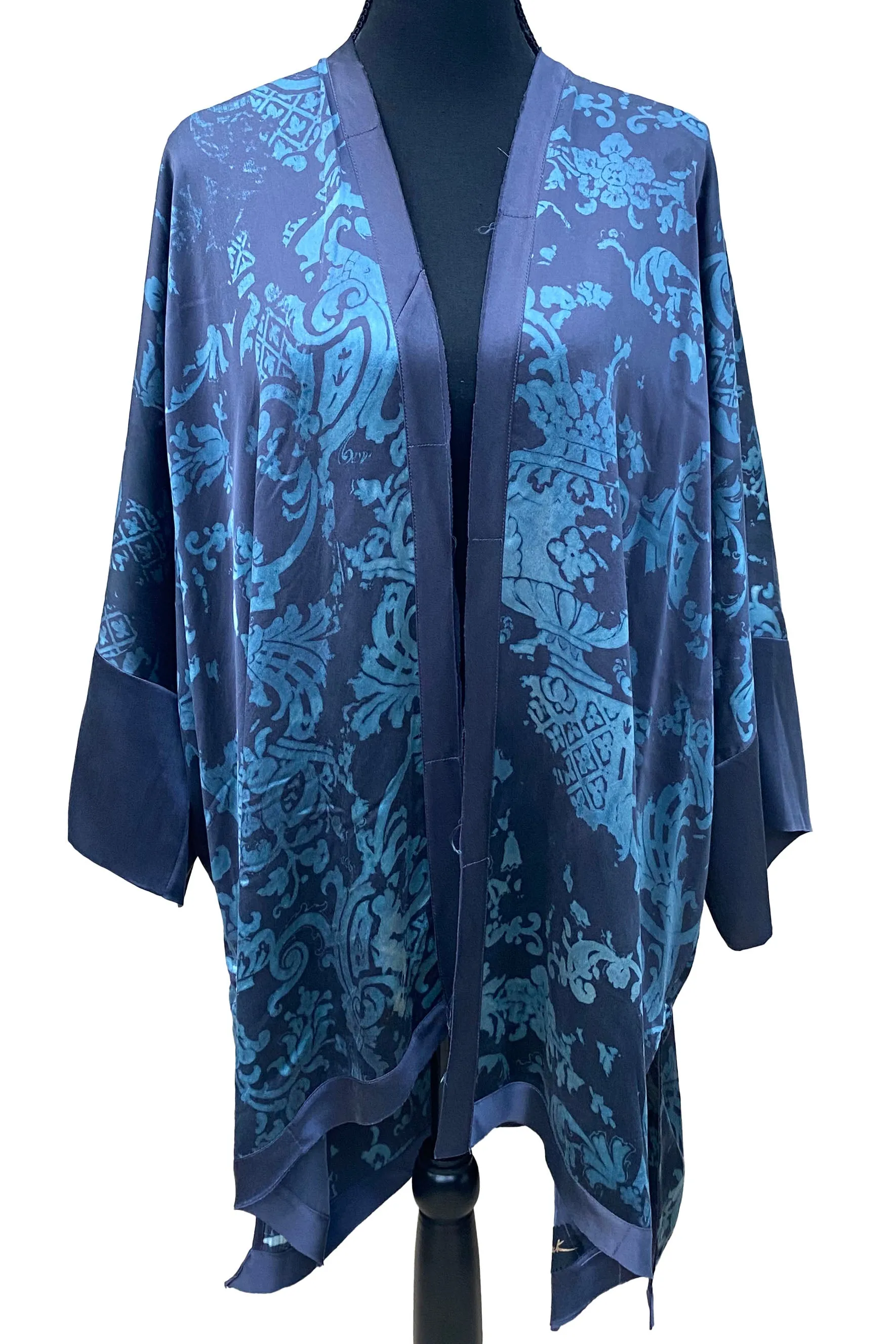 Lucianne Kimono in Silk Charmeuse w/ Wallpaper Print - Blue