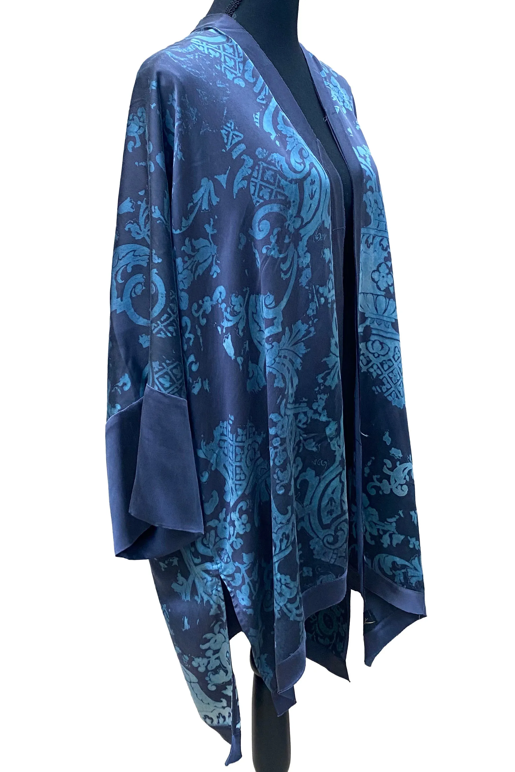 Lucianne Kimono in Silk Charmeuse w/ Wallpaper Print - Blue