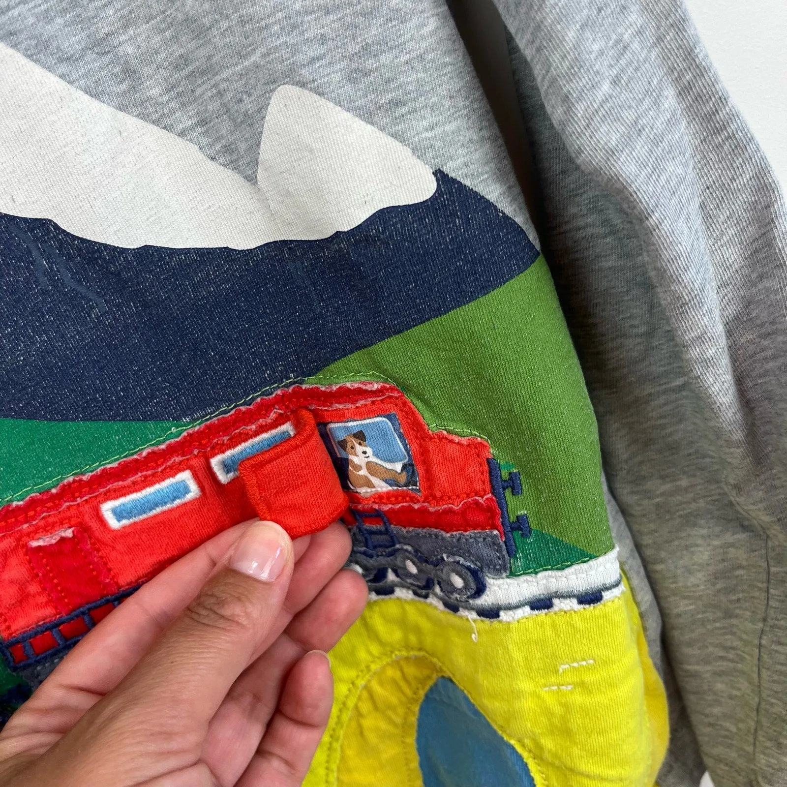 Mini Boden Lift The Flap Scene T-shirt Grey Marl Train 6-7
